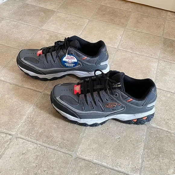 Skechers Men's Gray Athletic Shoes, New with Tags, size 10.5 W - Picture 4 of 7